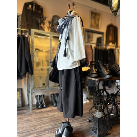 KMRii ・ケムリ・Cotton Wide Tuck Pants・ワイドクロップドパンツ