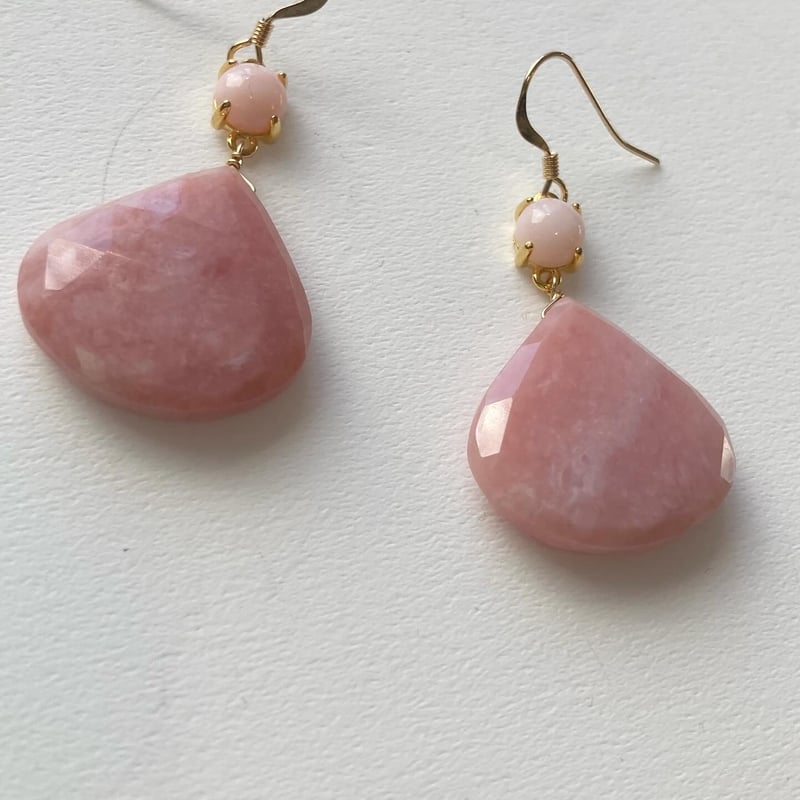ピンクオパールの大粒ドロップピアス (イヤリングへの変更可） | su-py