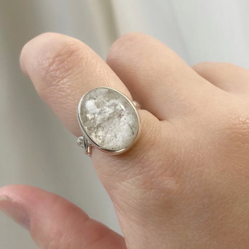 ホワイトガーデンクォーツリング（ブラックルチル入）/ SV925 | su-py