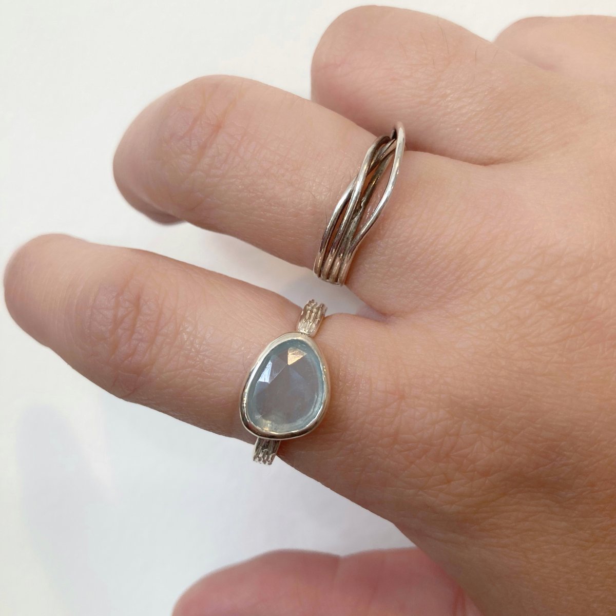 SV925 アクアマリン＆スタールビーのリング アクアマリン ラフカット