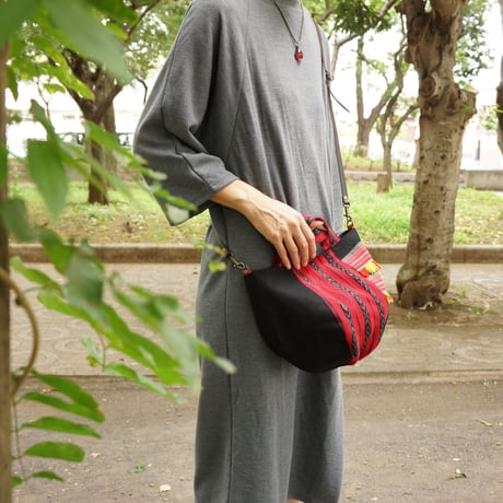 【サンプル074】フィリピン・イフガオ族　ボニーバッグ（size/S）革ストラップ付き