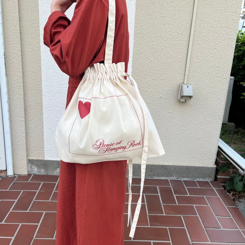 ピクニックatハンギング・ロック』巾着トート kinari | NINE STORIES