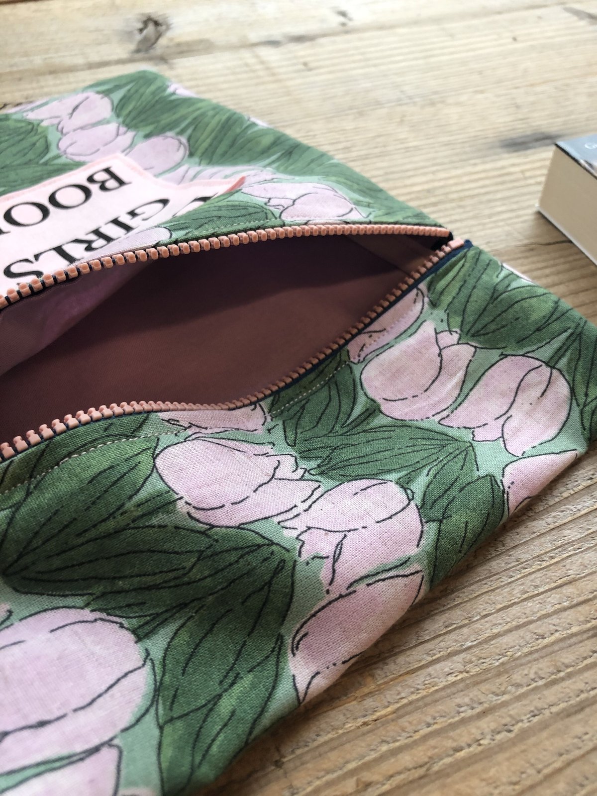 ブックポーチ tulip pink | NINE STORIES