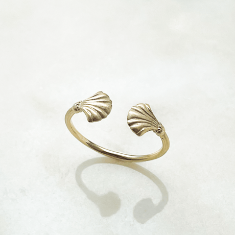 Petit madeleine ring