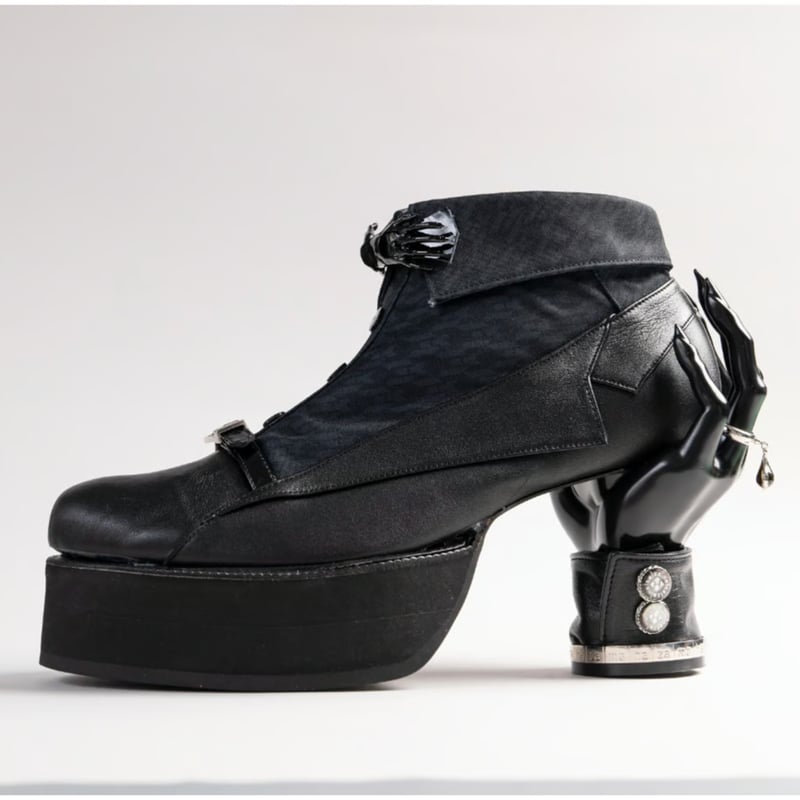 Dressed-Up Hand-Heel Boots | ha | za | ma (over
