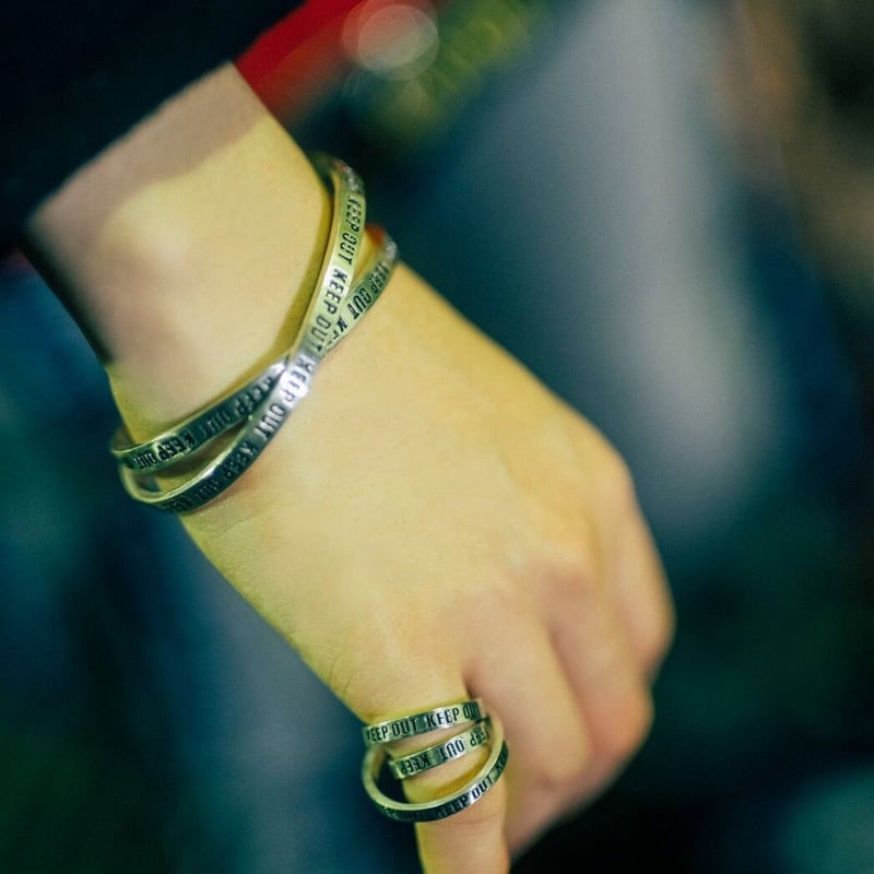 Keepout Double-dealing Bangle | ha | za | ma (o Keepout Double-dealing Bangle | ha | za | ma (o