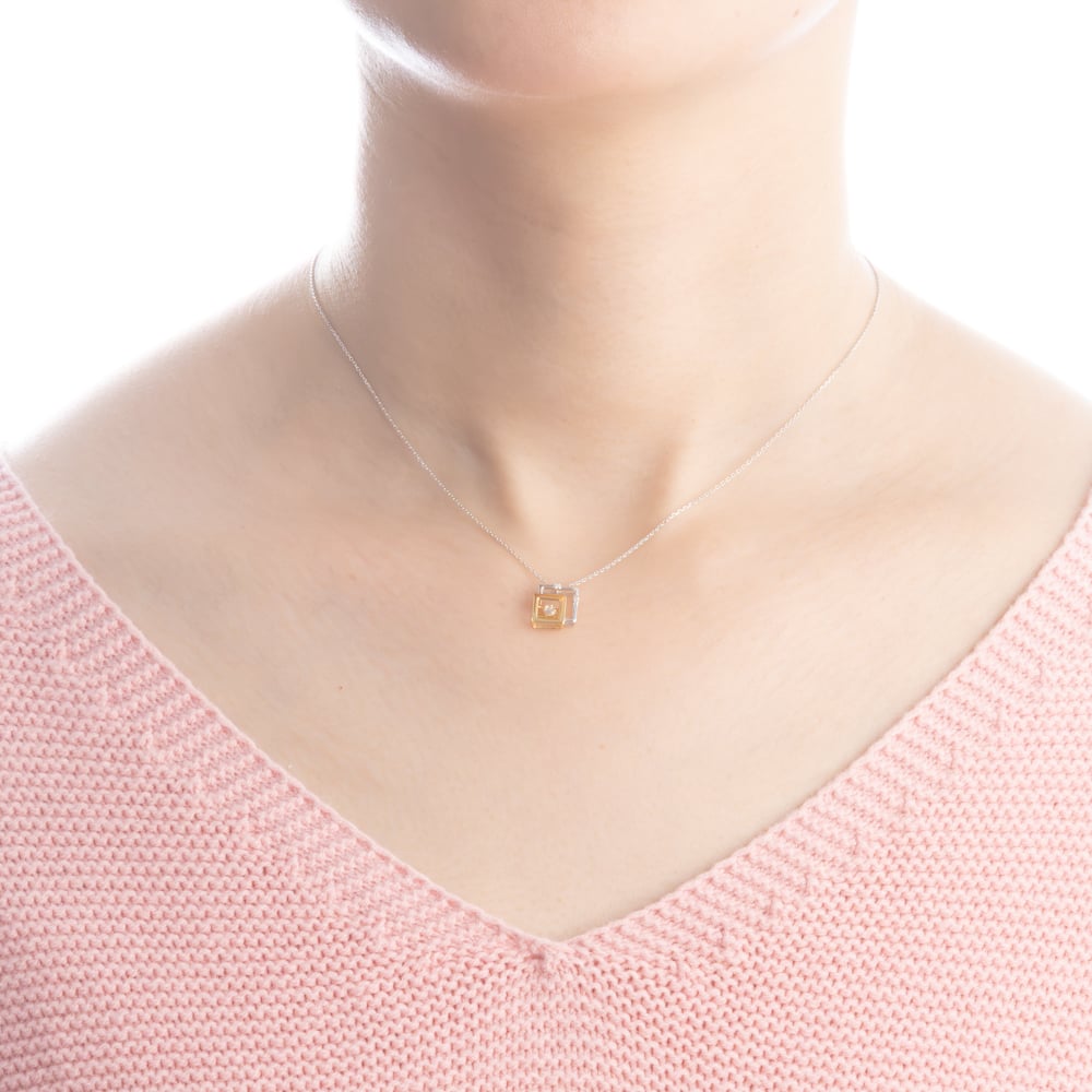 QIREINI K10WG / K10YG スクエアダンシング ネックレス 12520801