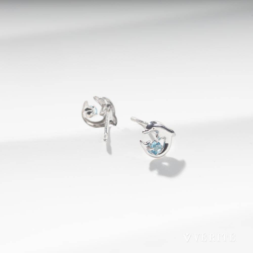 K10WG ブルートパーズ ピアス（イルカ） 136708060217 | VERITEOnl