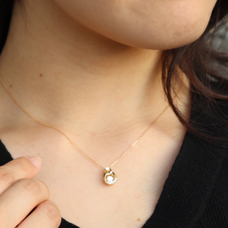 QIREINI K18YG ダイヤモンドネックレス（ダンシングストーン