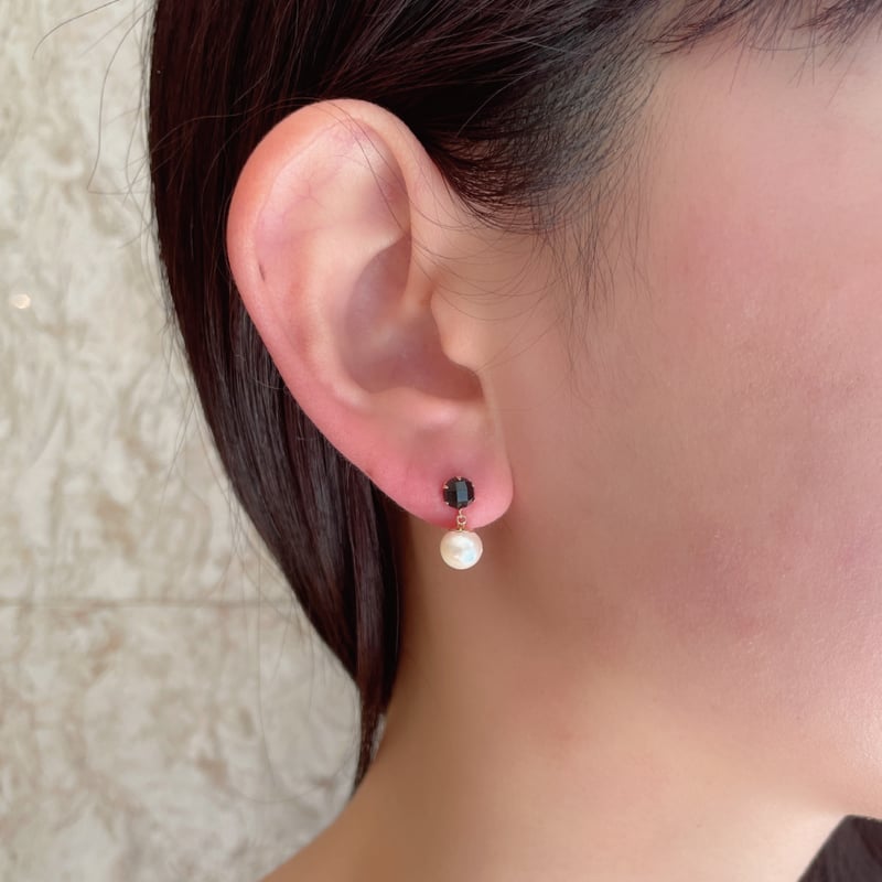 オニキスがおしゃれなサークルデザインピアス K10YG オニキスが