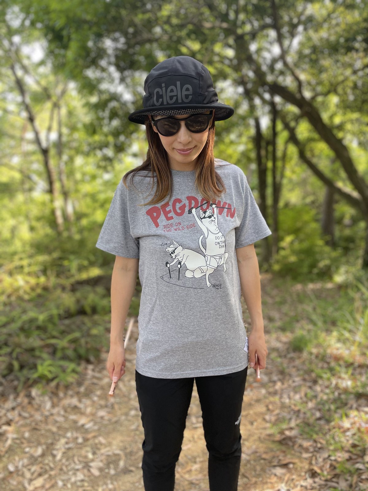 グラとベルのペグダウン〜着心地の良いTシャツ〜ユニセックス | IN THE