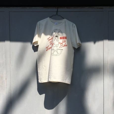 ダンシング猫のTシャツ