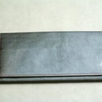 細かいしぼのあるカーフシュリンク仕様長札入れ