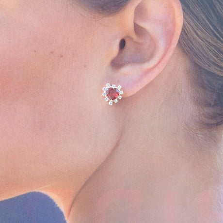 Sparkle earrings studs（ガーネット・ハート）