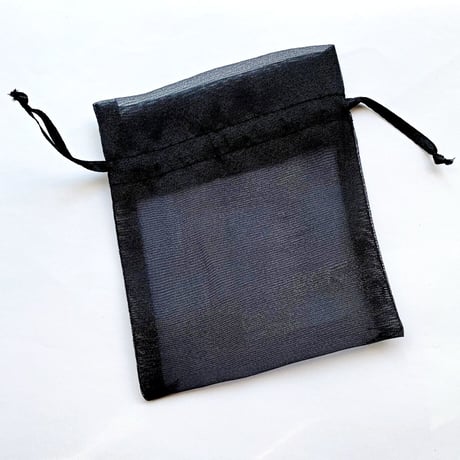 marianne batlle ブローチ 　カールFACE　パリ　ハンドメイド　ガラスビーズ　フランス　カールラガーフェルド　Karl Lagerfeld