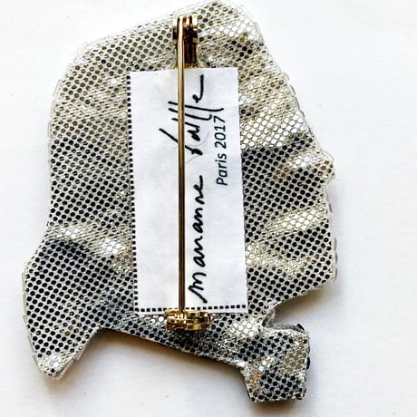 marianne batlle ブローチ 　カールFACE　パリ　ハンドメイド　ガラスビーズ　フランス　カールラガーフェルド　Karl Lagerfeld