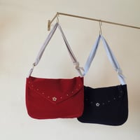 acco by aoyamahütte | ポストマンバッグ