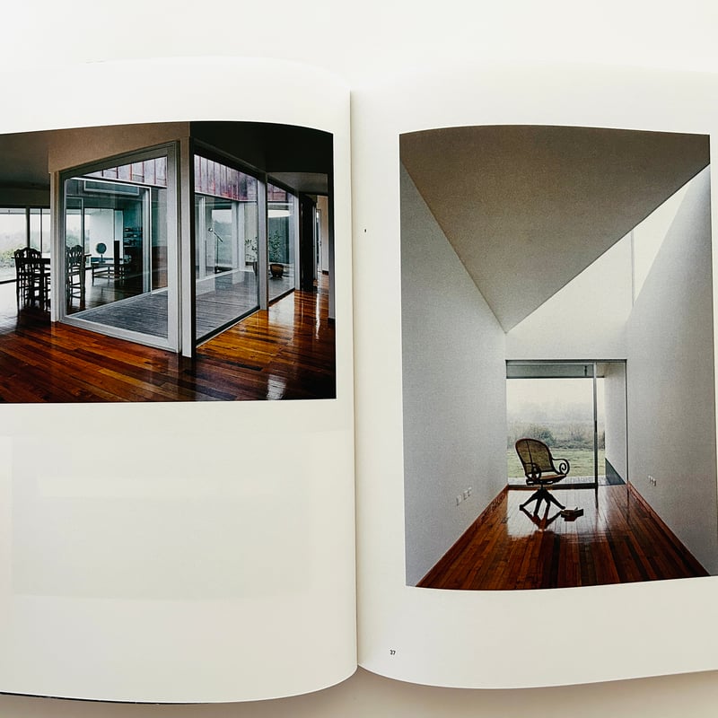 【希少】 2G ／ N.44 Smiljan Radic 2G Smiljan Radic Houses | 誠光社 通信販売