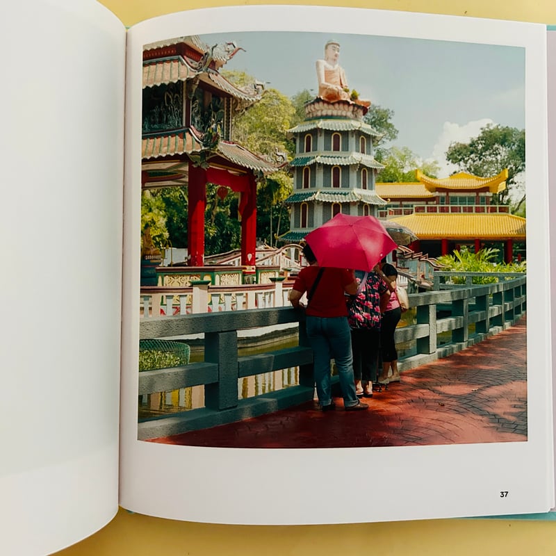 Paul Hiller「HappySad Souvenirs」写真集　遊園地　街 166929199_o1.jpg?