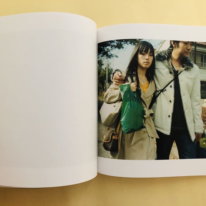 極稀少レア博物館級明治時代前半期頃原版当時物超美人女性ガラス湿板写真コレクション 花鳥蒔絵螺鈿角徳利及び櫃 - 名品紹介 - 京都国立博物館