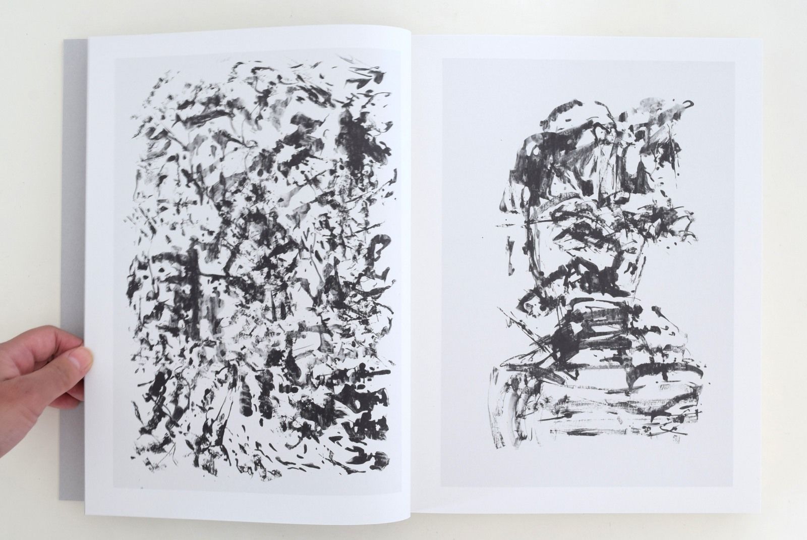 GOD IS PAPER | 誠光社 通信販売