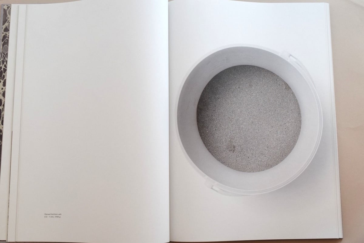 Y*A様 Bottom Ash Observatory アートブック bottom ash observatory | 誠光社 通信販売