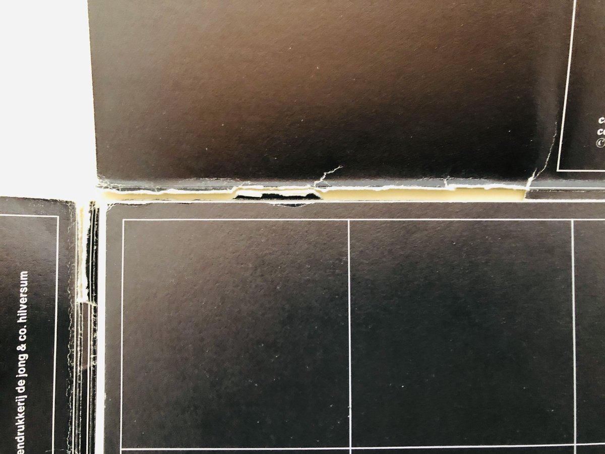 ピーター・ブラッティンガ16 cubes and a playing boad