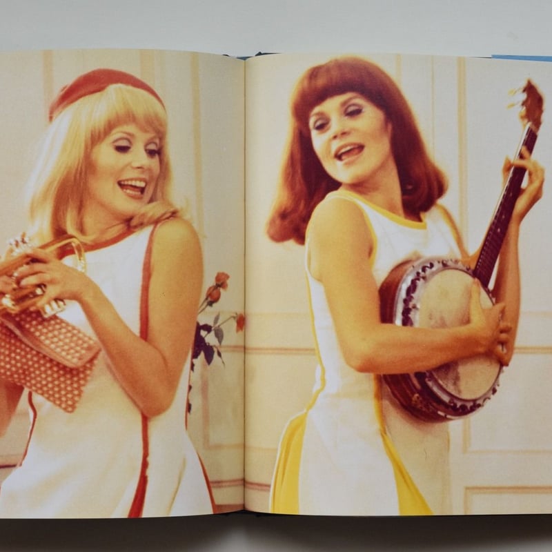 ELLE S'APPELAIT FRANCOISE | 誠光社 通信販売