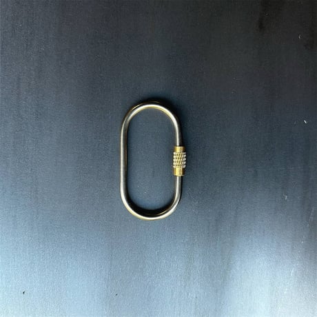 【Lib Curate】シルバーとゴールドのコントラストが美しいカラビナ　The Orbit Carabiner 15664