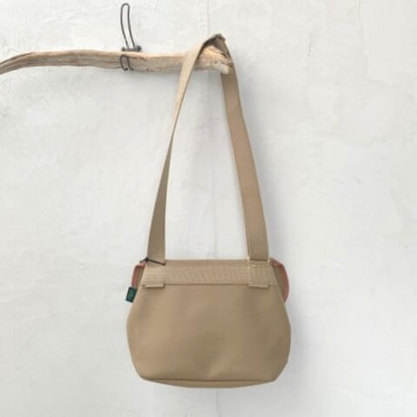 BRADY（ブレディ）ショルダーバッグ [AVON]
