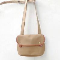 BRADY（ブレディ）ショルダーバッグ [AVON]