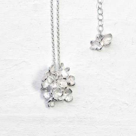 "hydrangia necklace" wh/sv