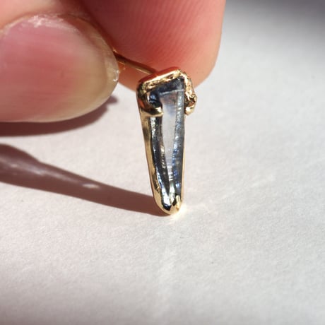 moss pierce  サファイア原石