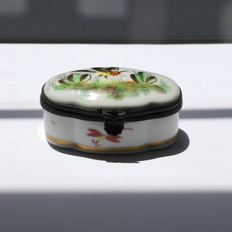 磁器製の小物入れ　ハチドリ