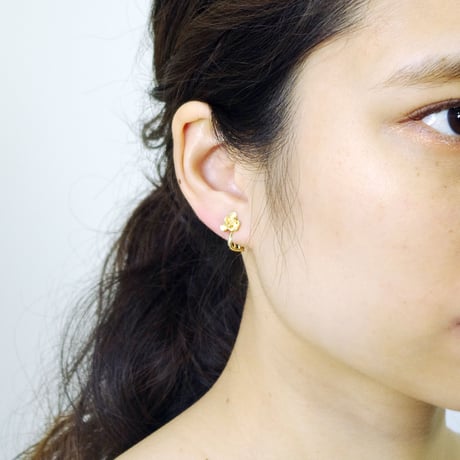 "hydrangia earring" gold small