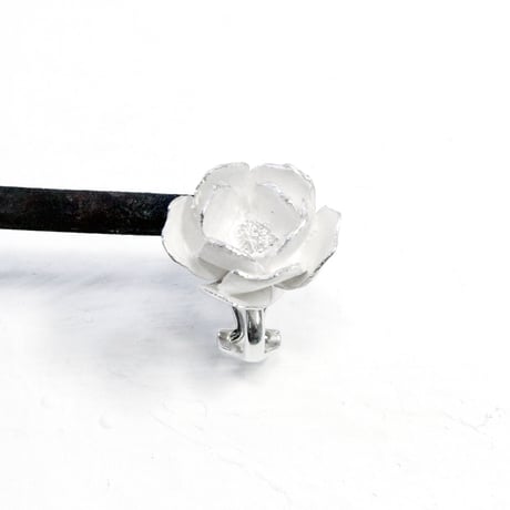 "silver moon earring" 7分咲き