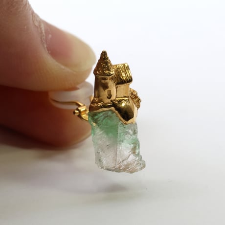 "roca earring gold"  コロンビアフローライト