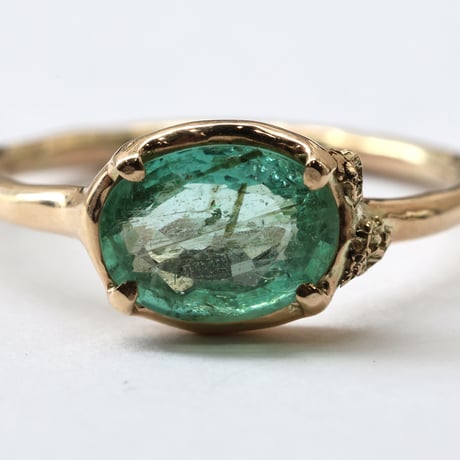 moss ring トレモライトインエメラルド
