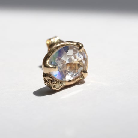 moss pierce レインボームーンストーン