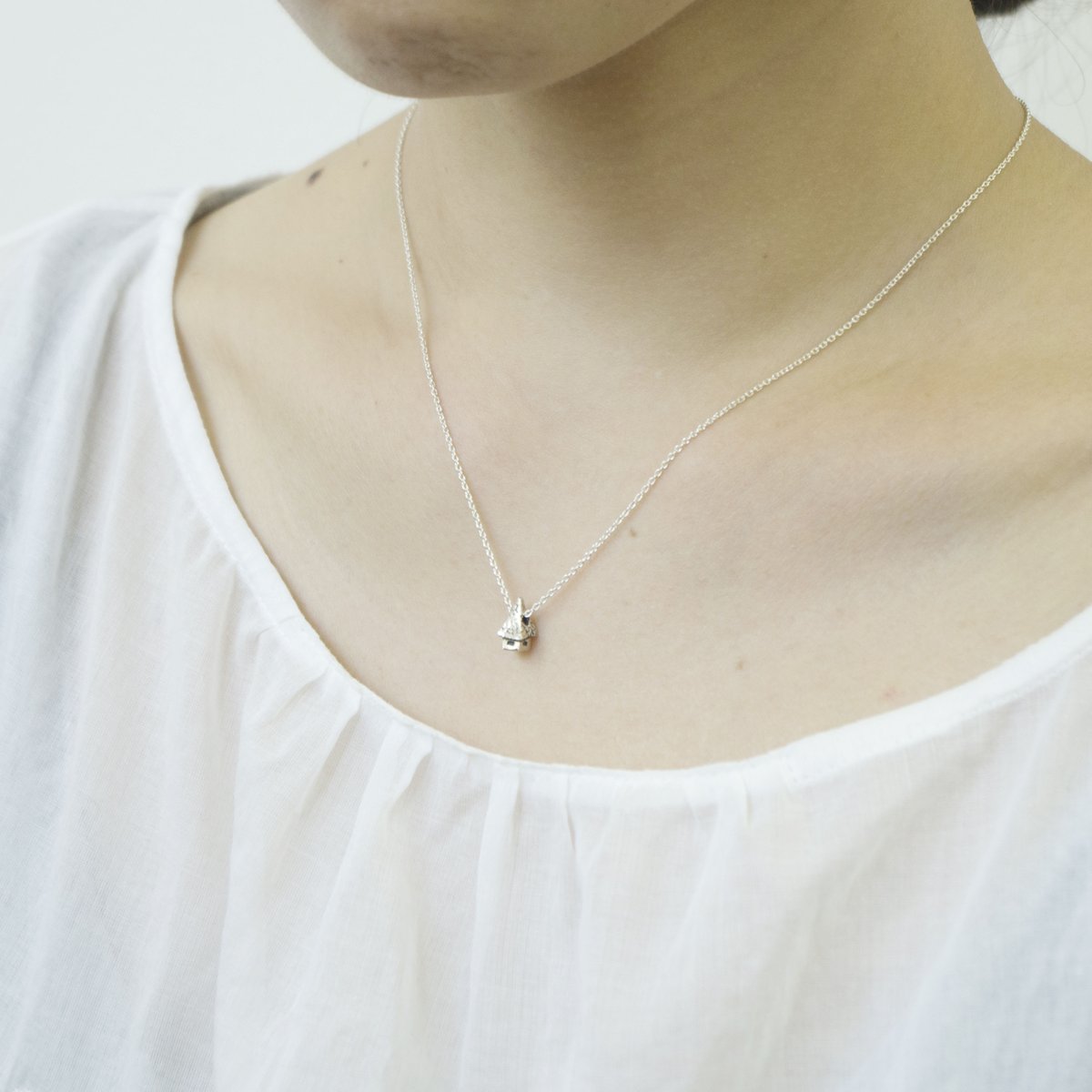 archi necklace