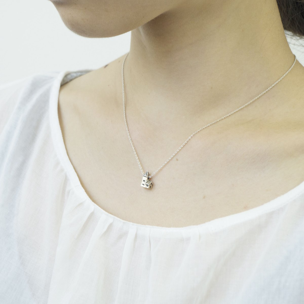 archi necklace