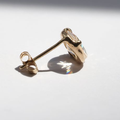 moss pierce レインボームーンストーン