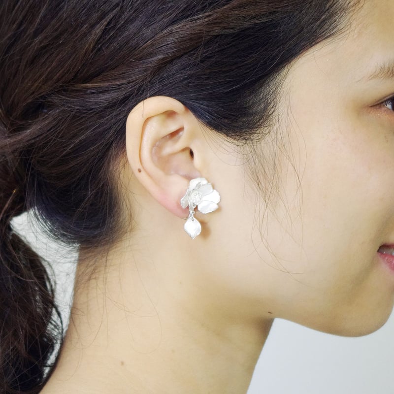 silver moon earring
