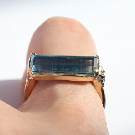 moss ring カイヤナイト