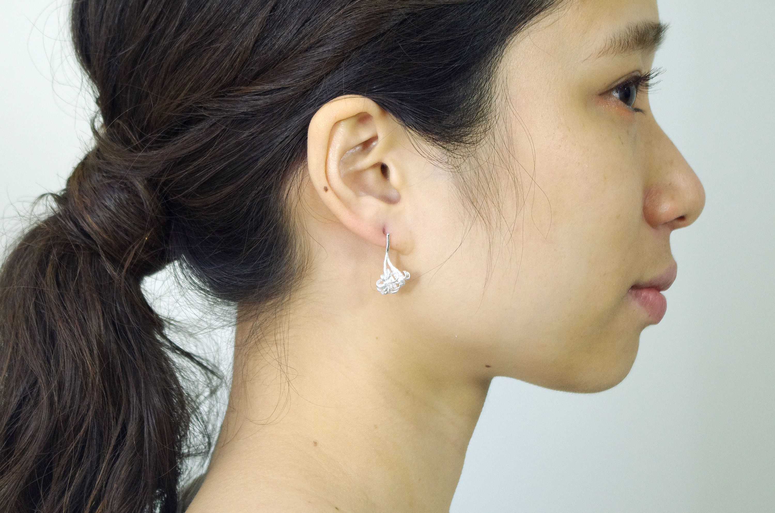 ぽ*た様 Fillyjonk かすみそうピアス Crinum pierced
