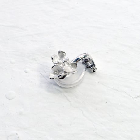 "hydrangia earring" wh small