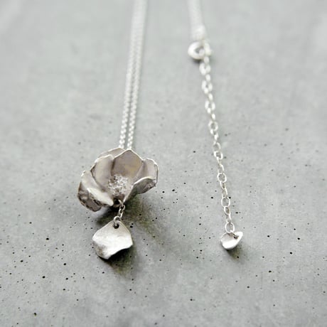 "silver moon necklace" wh/sv
