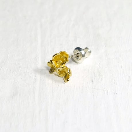 "hydrangia piece" gold small