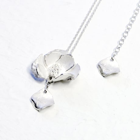 "silver moon necklace" wh/sv