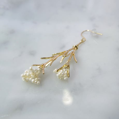 "Rice flower pierced" large